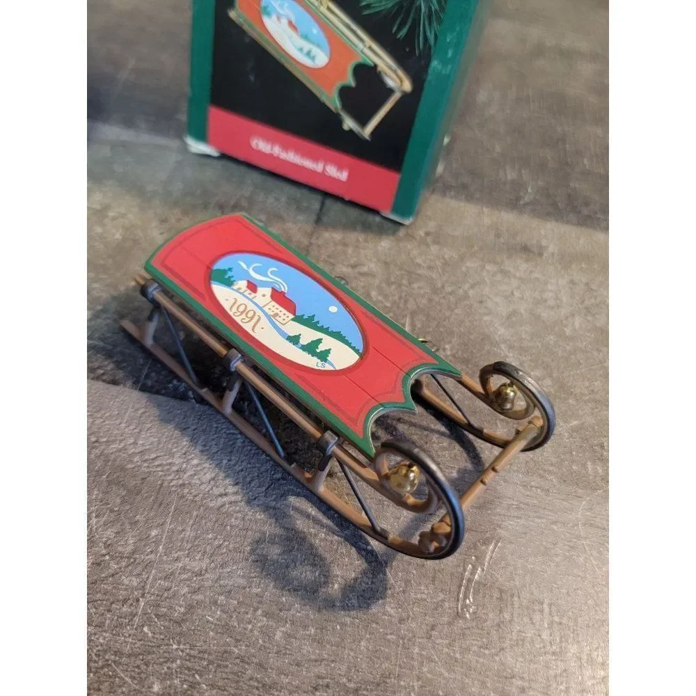 Hallmark 1991 old-fashioned sled ornament Xmas‎ decor
